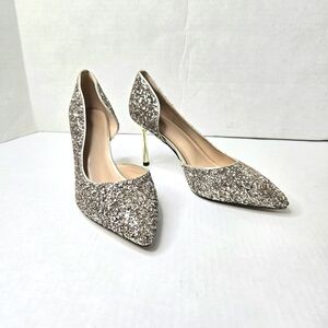 Naiyee glitter high heel pump. Gold Size 7.